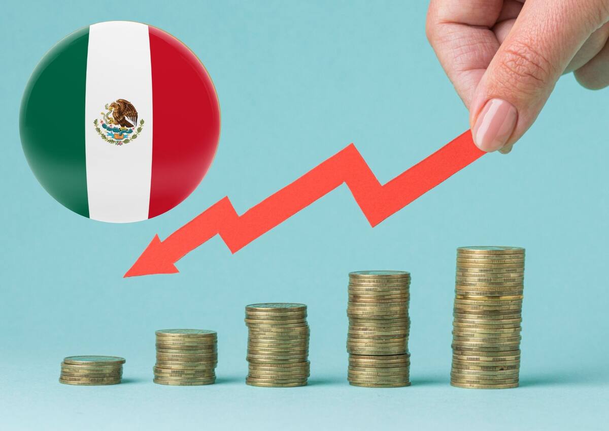 Expertos en economía advierten por posible recesión económica si aranceles de Trump se mantienen. Foto: Archivo