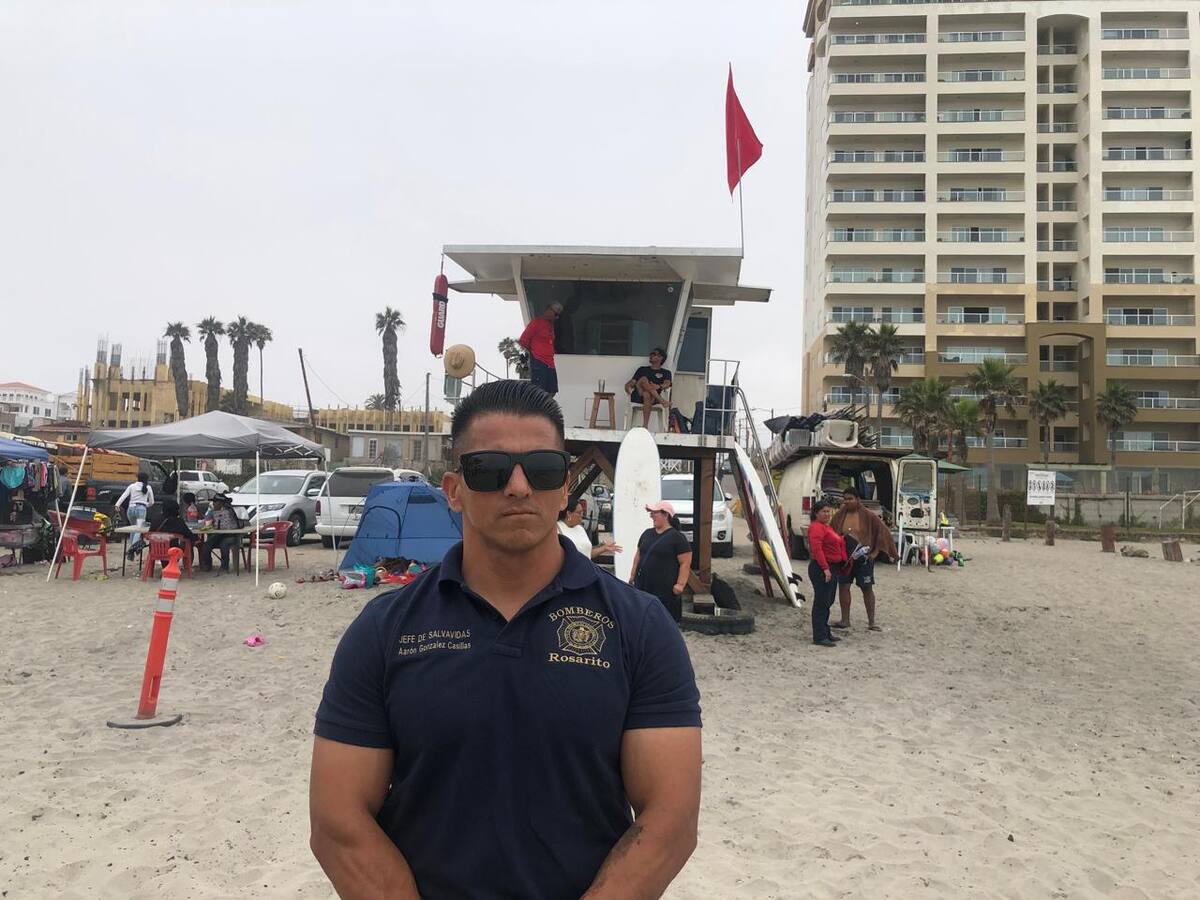 El rescatista, recomendó a los visitantes permanecer en la orilla de la playa y no introducirse al mar