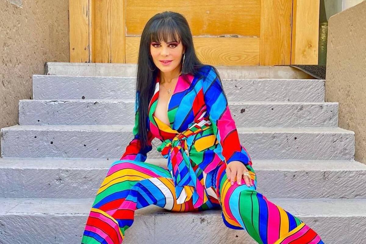 ¡Maribel Guardia enciende redes sociales con este vestido!