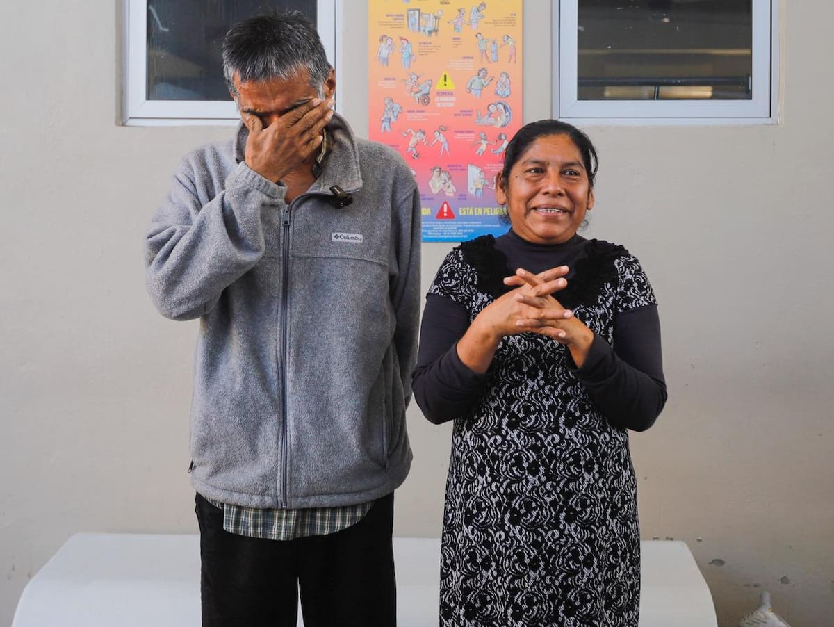 Con tristeza, admiten que a pesar de contar con oportunidades, el estar lejos de sus hijas, escuchar su voz por llamada, saber que esta Navidad no estarán a su lado l Foto: Juan Jesús Morales