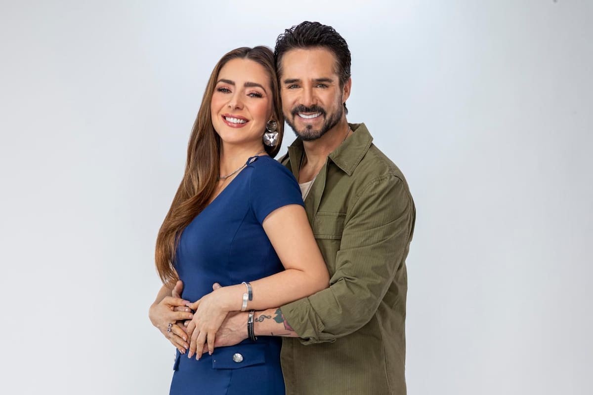 José Ron reacciona a polémica sobre beso que se dio con Ariadne Díaz en presentación