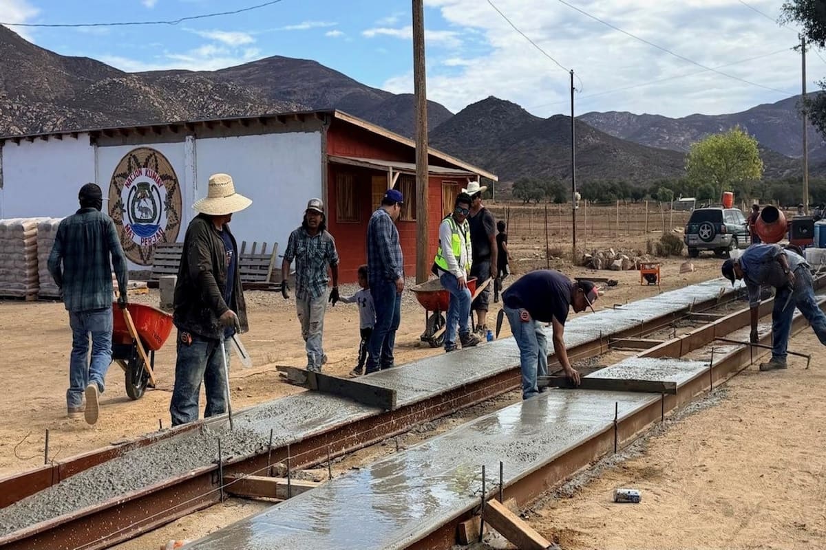 San José de la Zorra inició los trabajos de un Camino Artesanal de 2 kilómetros para mejorar la movilidad de la comunidad Kumiai. Foto: Cortesía