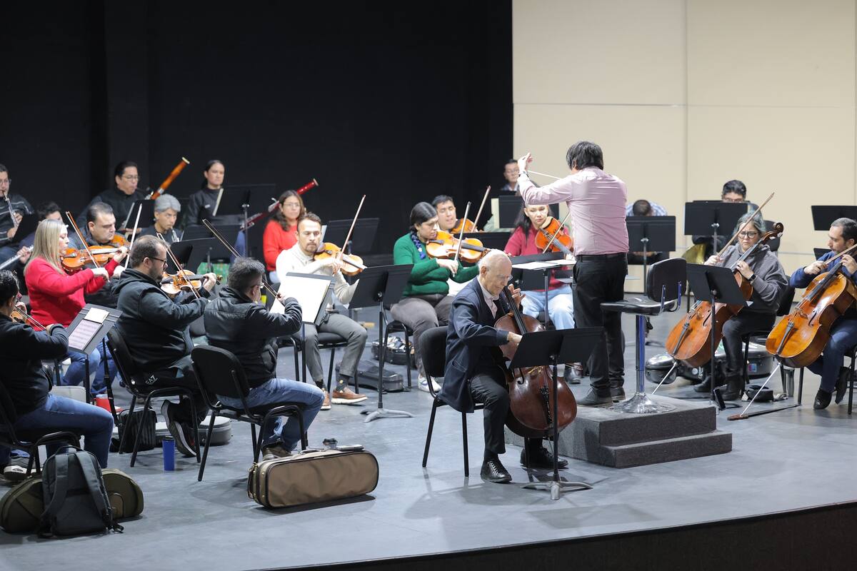 El maestro Carlos Prieto compartirá esta noche el escenario del Teatro de la Ciudad con la Orquesta Filarmónica de Sonora, dirigida por el maestro Eduardo Alarcón.