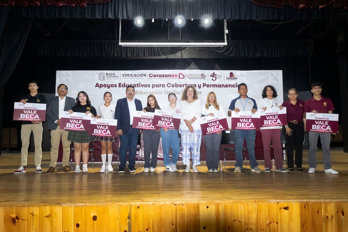 BC logra reducir la deserción escolar a menos del 4% con programa de becas estatales