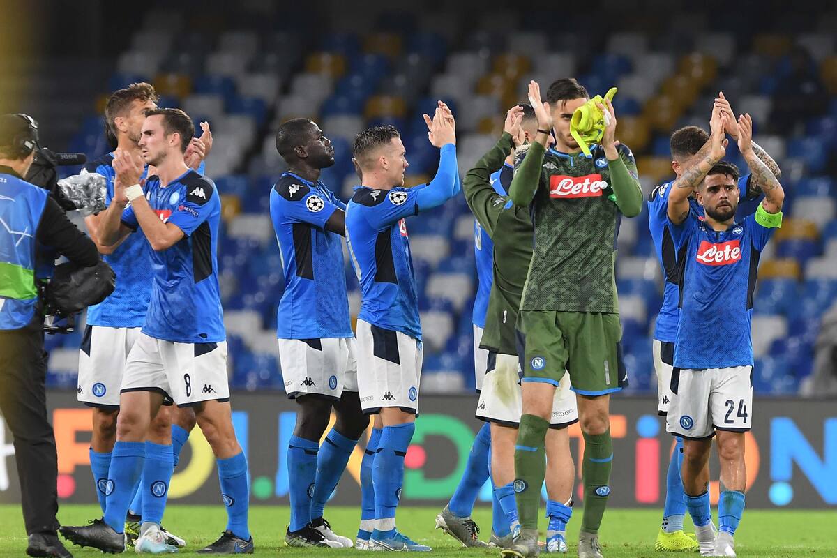 Jugadores del Napoli se rehúsan a seguir concentrados