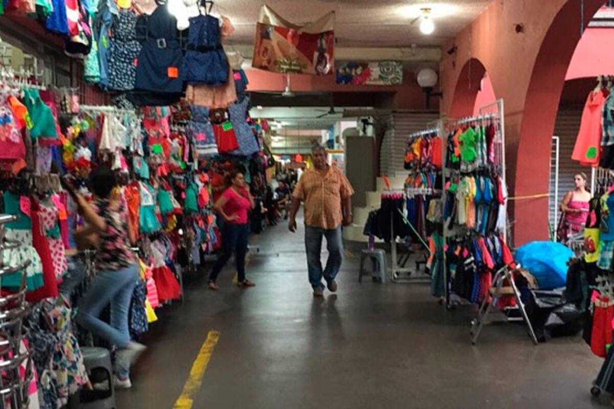 Renuentes clientes en usar cubre bocas en comercios