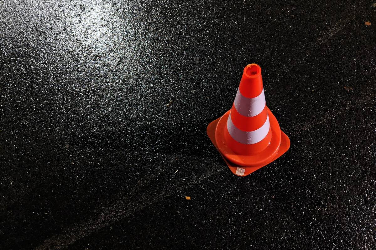 Muere hombre al volcar su carro en la carretera San Pedro-Zamora