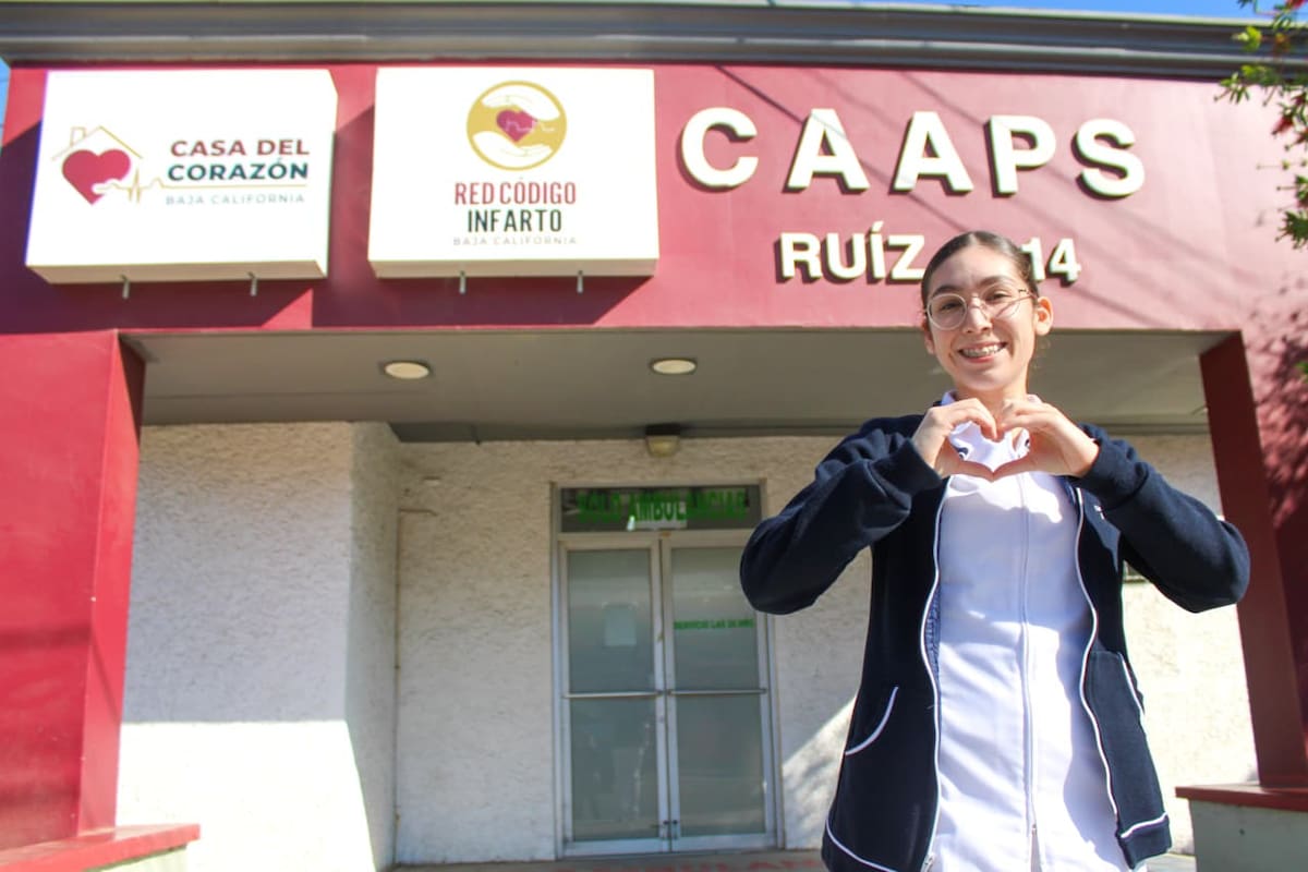 La Secretaría de Salud informó que la Red Código Infarto y la sala de hemodinamia del Hospital General de Mexicali han contribuido a salvar mil 171 vidas y reducir la mortalidad por enfermedades del corazón.
Fotos: Cortesía.