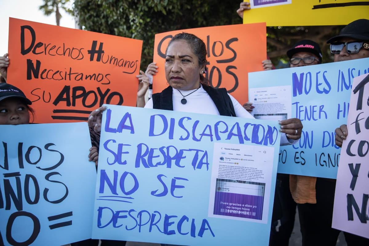 Madres de niñas y niños con autismo y personas con discapacidad interpusieron una denuncia colectiva contra la directora de CEMUJER por un mensaje considerado ofensivo difundido en redes sociales. Foto: Border Zoom