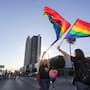 Bajo el lema “No fue el VIH, fue el estigma”, Hermosillo celebró su edición número 25 de la Marcha del Orgullo LGBTQ+