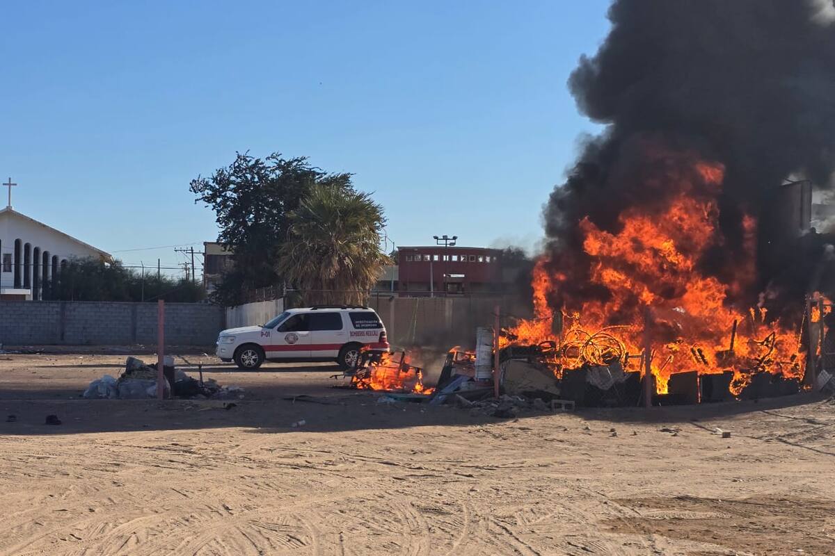Incendio acaba con “picadero” en la Guajardo