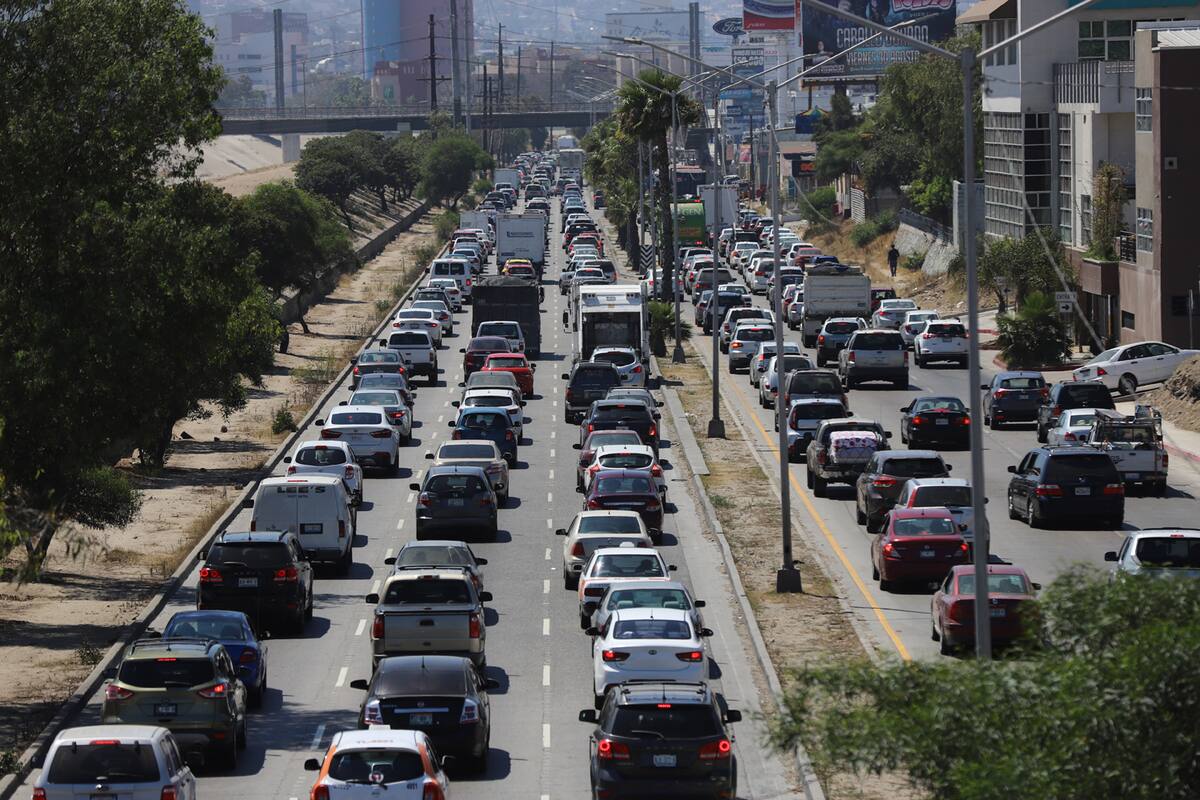 Vislumbra que se ‘desborde’ el tráfico al reabrir la frontera