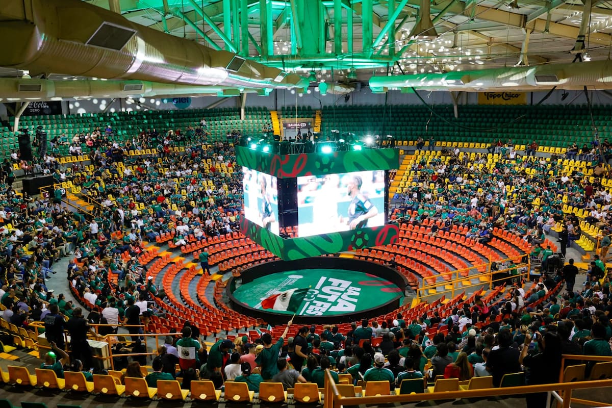 Cientos de aficionados celebran victoria de México ante Corea del Sur en el Baja Fut Fest de Mexicali