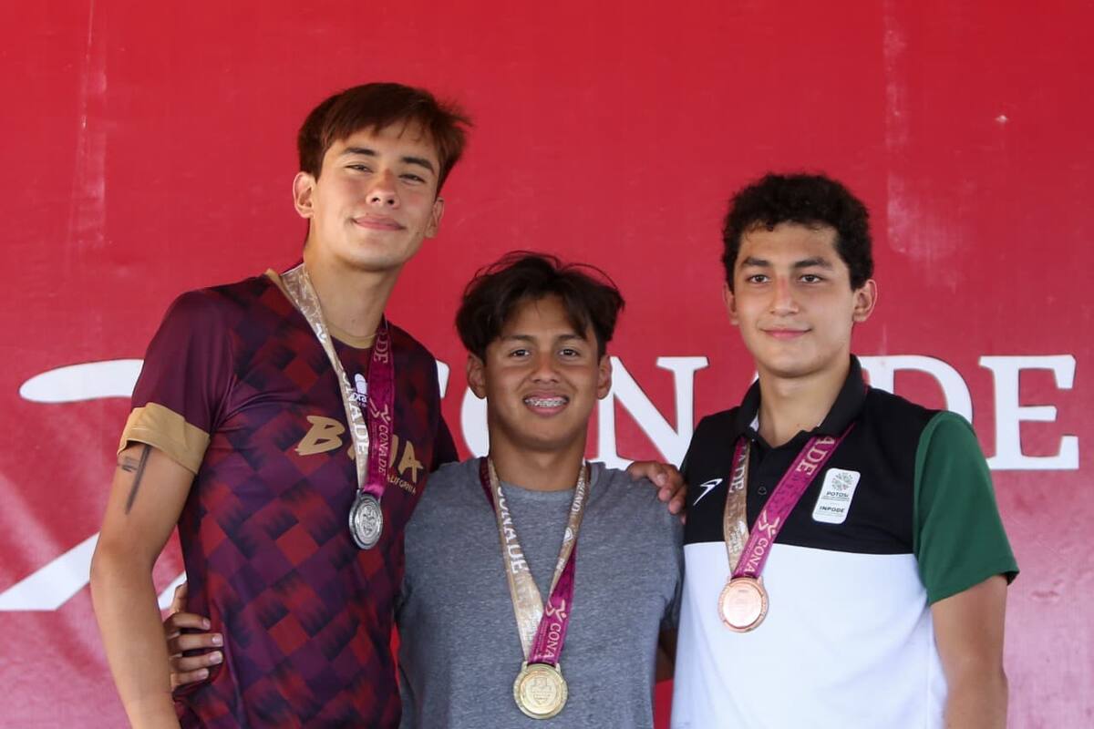 Castillo y Román hacen el 1-2 para BC en aguas abiertas varonil