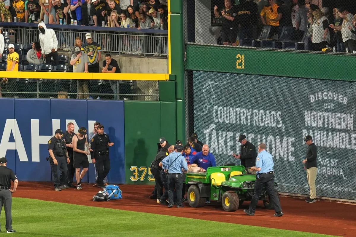 Aficionado cae de más de 6 metros de altura en estadio de Grandes Ligas; este es su estado de salud