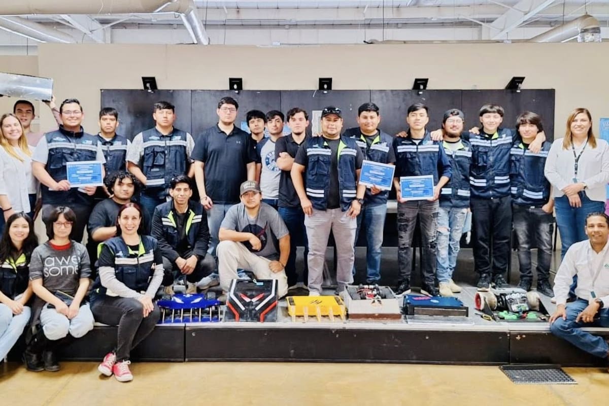 Ganan alumnos de SLRC primeros lugares en Torneo de Robótica