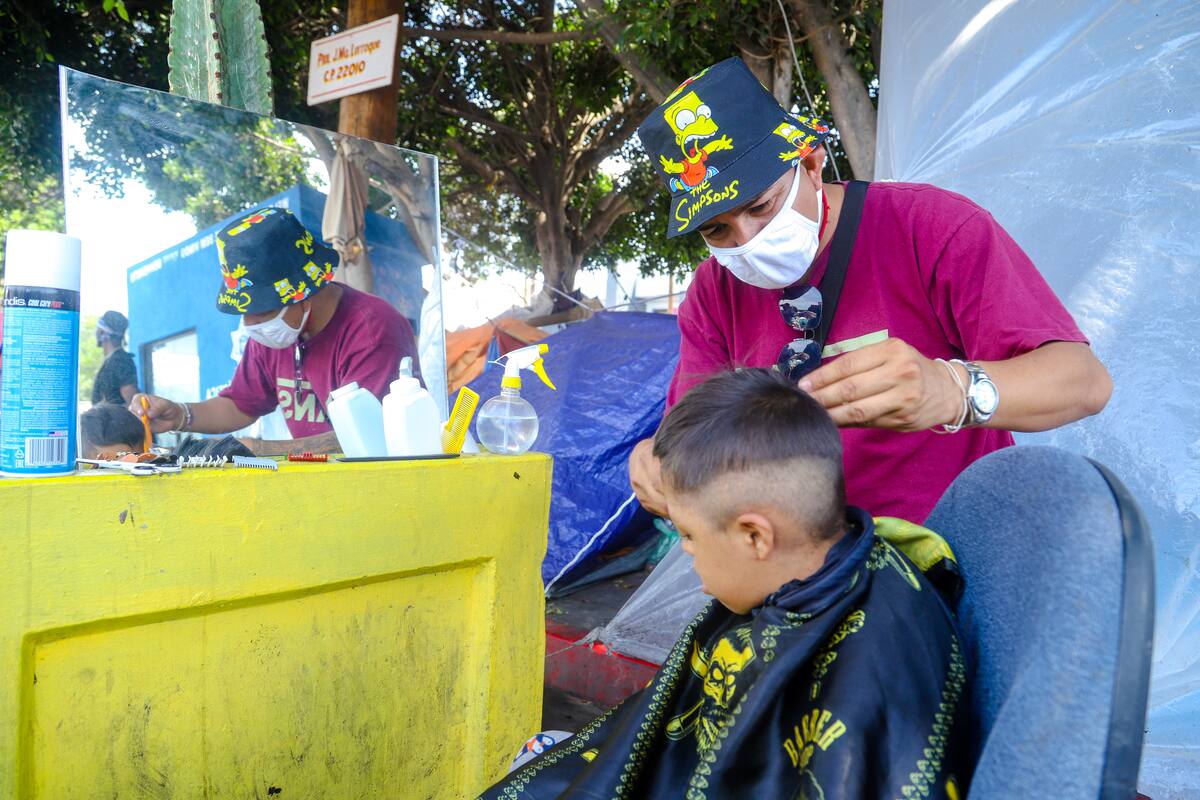 Crean migrantes sus propios empleos en El Chaparral