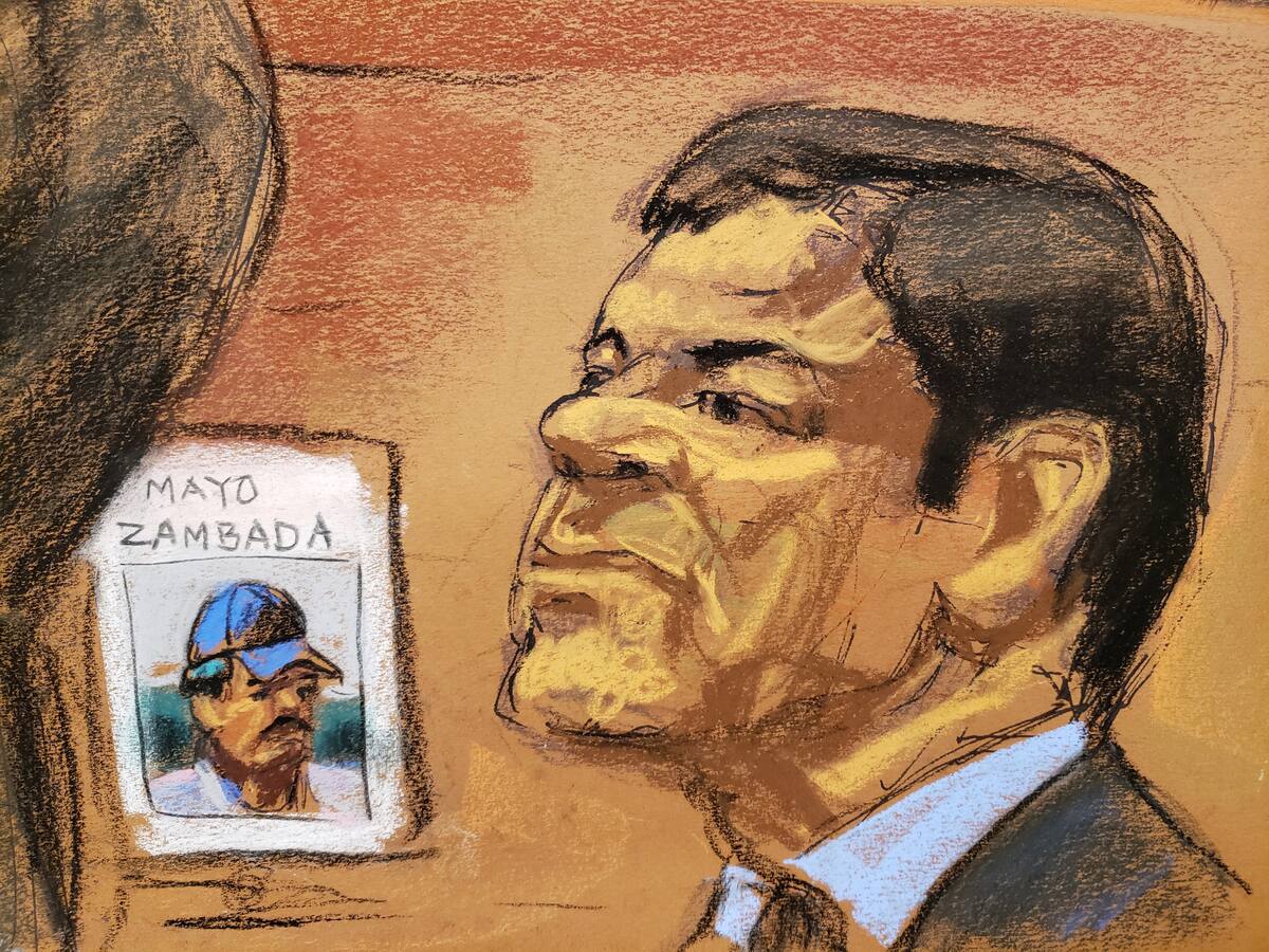 MIA60. NUEVA YORK (NY, EEUU), 31/01/2019.- Reproducción fotográfica de un dibujo realizado por la artista Jane Rosenberg donde aparece el narcotraficante mexicano Joaquín "El Chapo" Guzmán junto a una foto de Ismael "el Mayo" Zambada, durante la audiencia de hoy en el tribunal del Distrito Sur en Brooklyn, Nueva York (EE.UU.). La defensa de Joaquín "El Chapo" Guzmán Loera pidió este jueves en su alegato final del juicio por narcotráfico que el jurado "se aferre" a sus dudas ante las pruebas y los testimonios aportados por la fiscalía, de "mentirosos y criminales", y declaren así al Chapo "no culpable". EFE/Jane Rosenberg