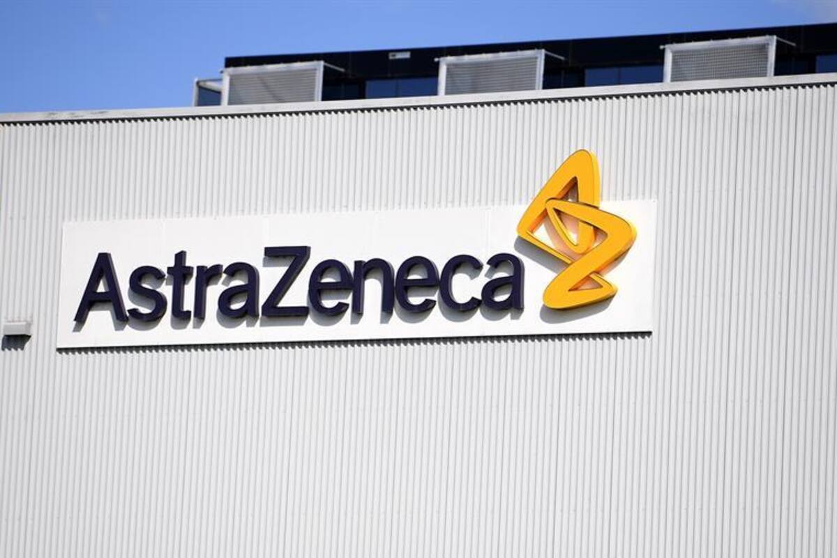 AstraZeneca estima distribuir la vacuna contra Covid-19 a finales de marzo
