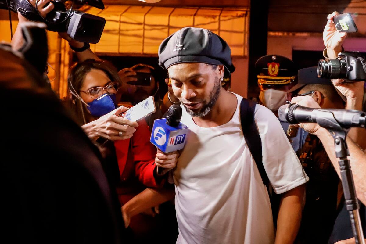 Entre lágrimas y con barbacoa, así despidieron a Ronaldinho de prisión