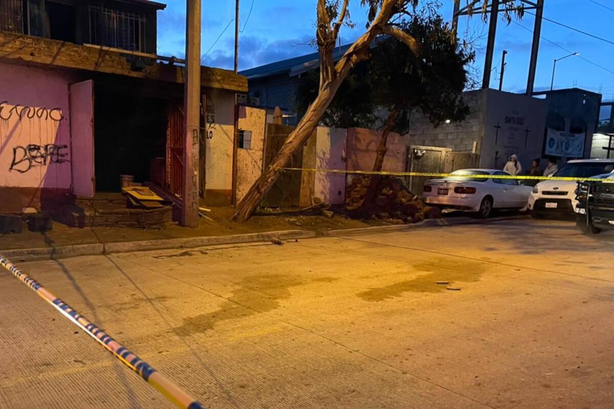 Incendio en taller de carpintería deja un muerto en Rosarito