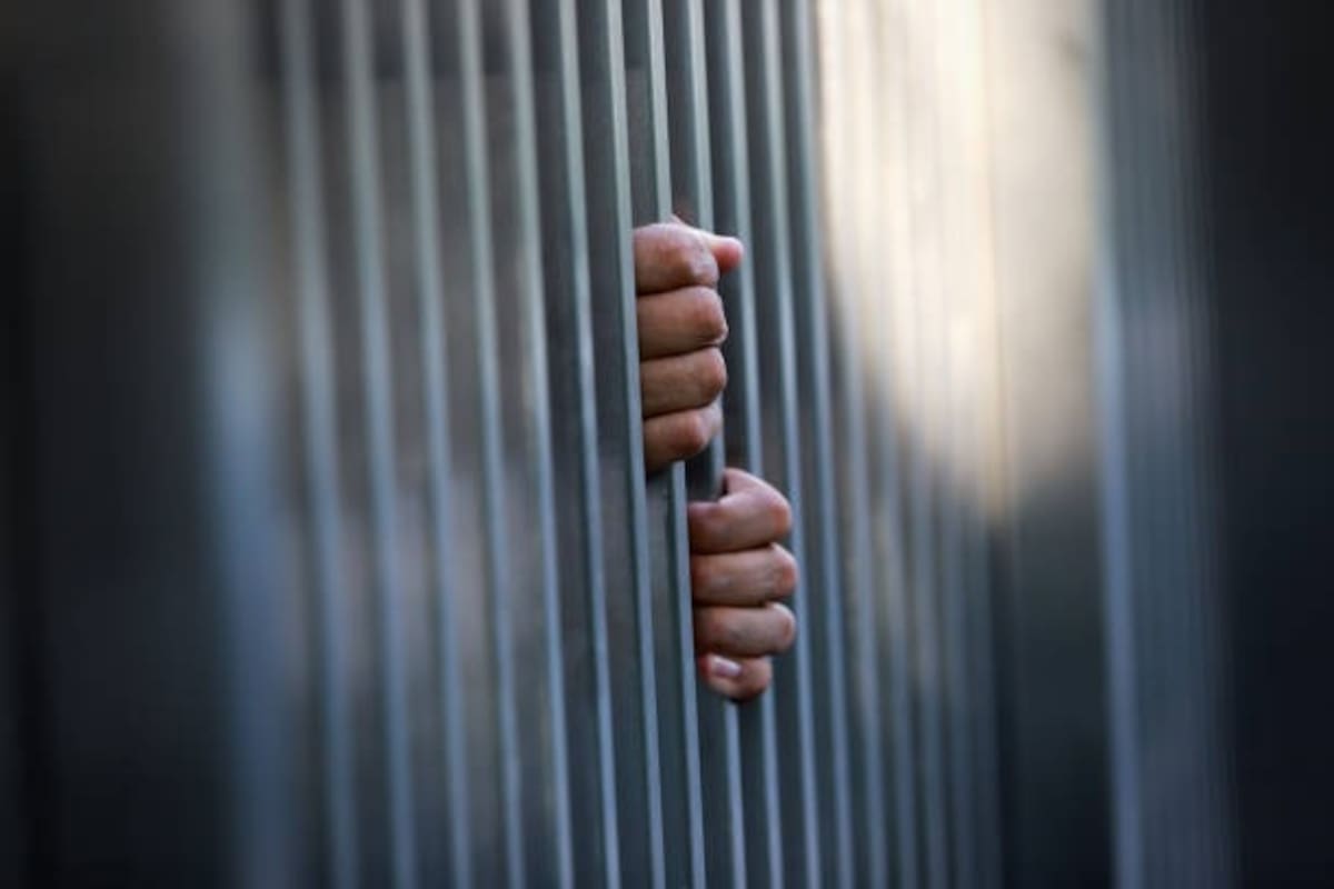 Abren investigación tras fuga de asaltante en los separos