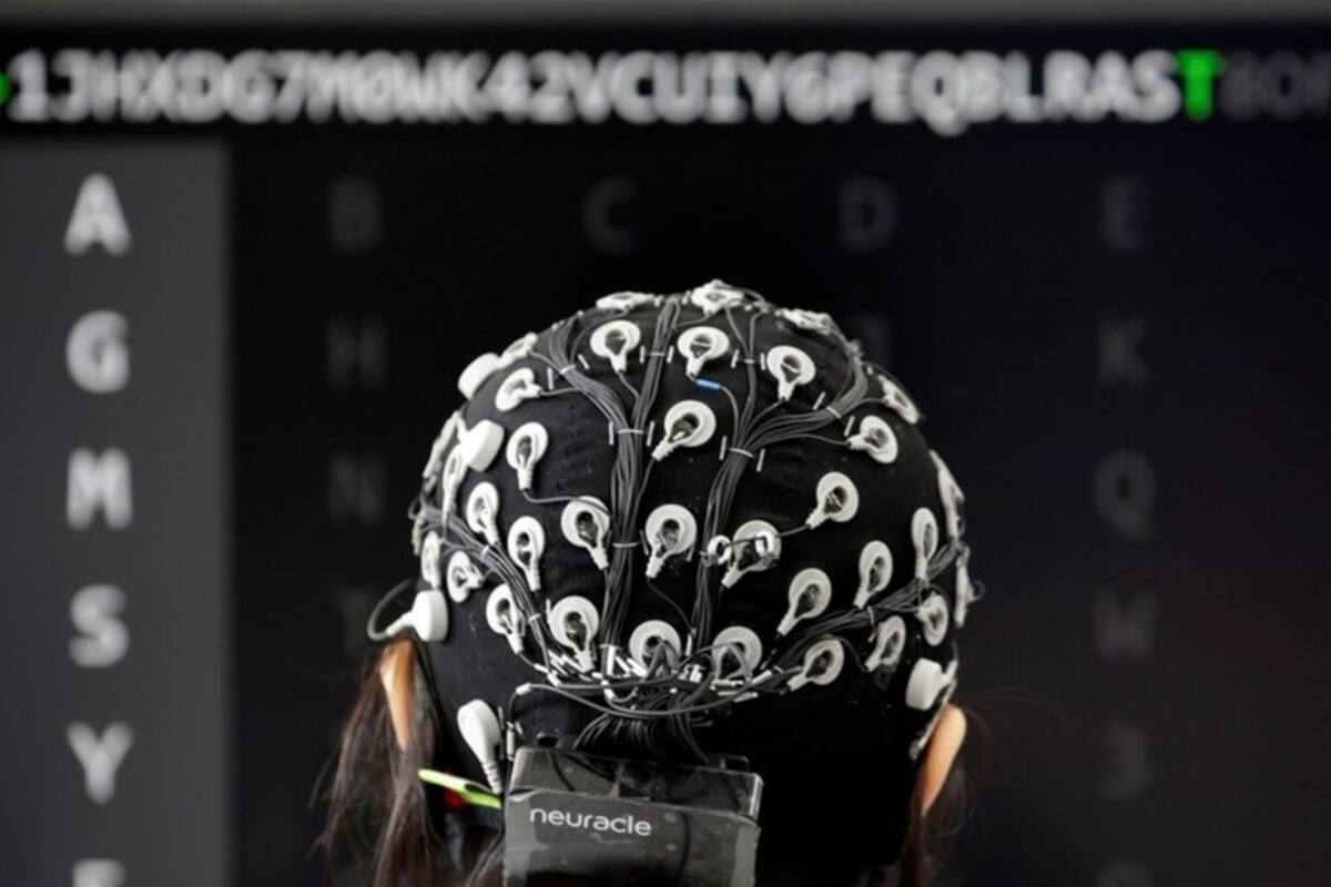 Crean una 'neuroprótesis del habla' que permite que un hombre con parálisis se comunique
