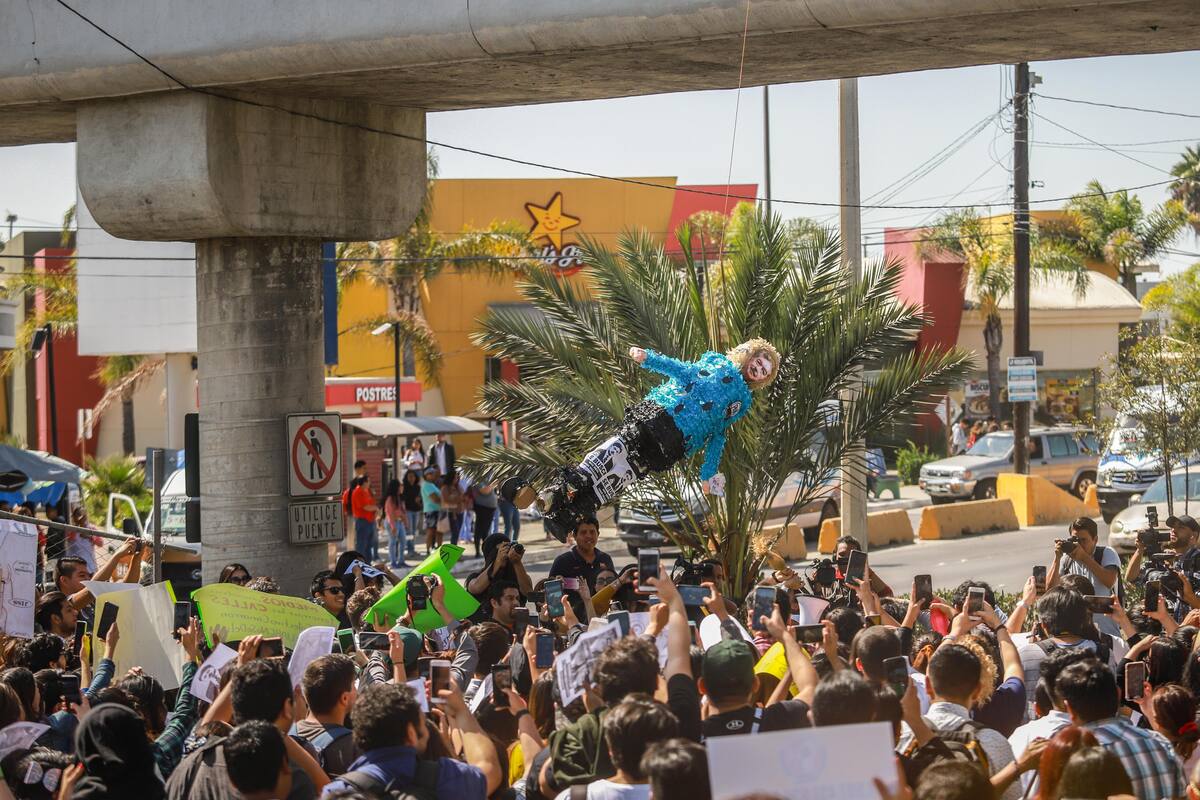 Cuelgan a ‘Kiko’ para exigir el pago de la deuda