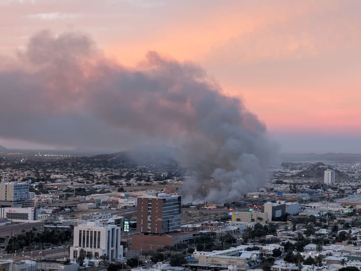 Fuerte incendio consume tienda Sam’s Club de Paseo del Río y Reforma en Hermosillo