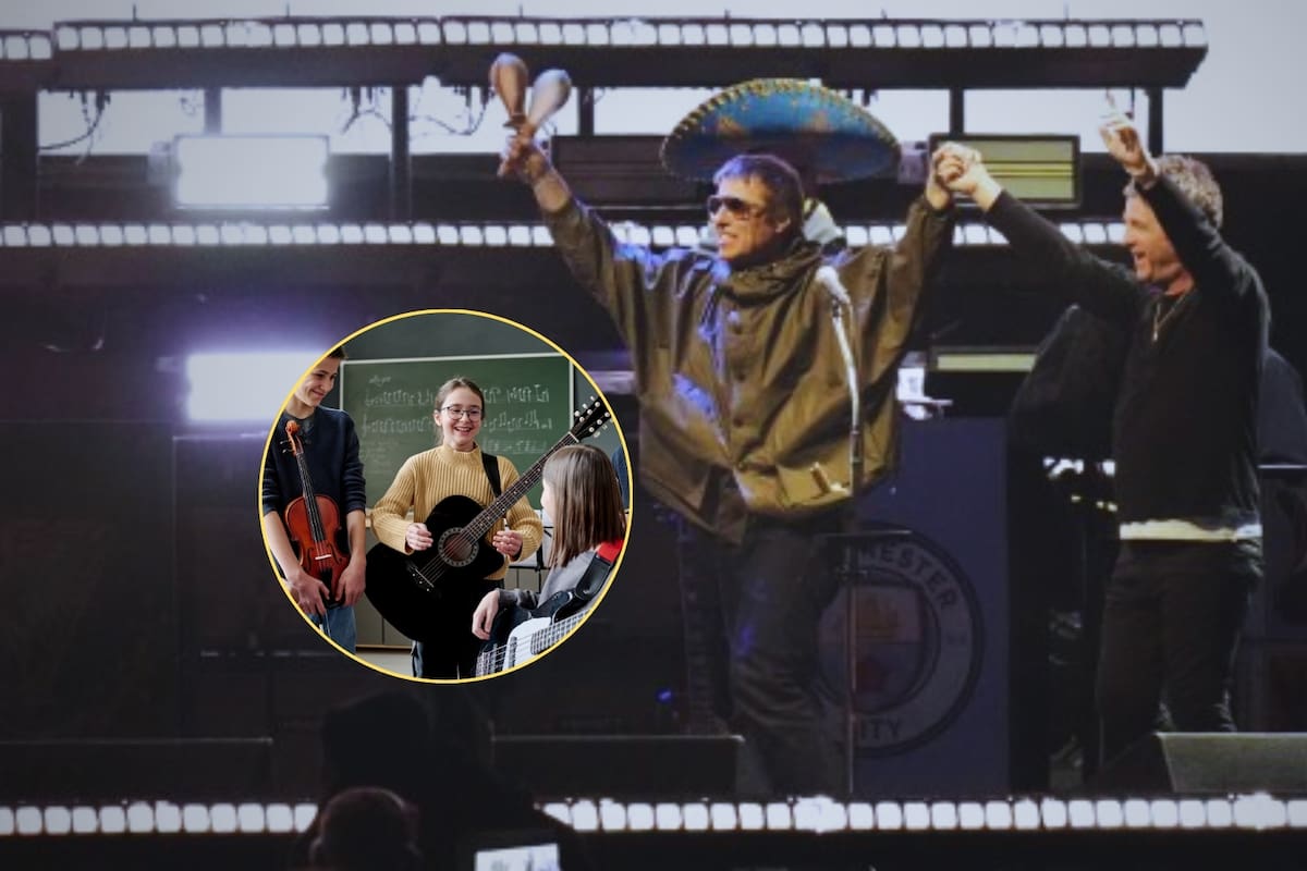 Con su regreso a los escenarios, Oasis lanzó un proyecto para financiar la educación musical para jóvenes en Reino Unido, dotando las escuelas de instrumentos