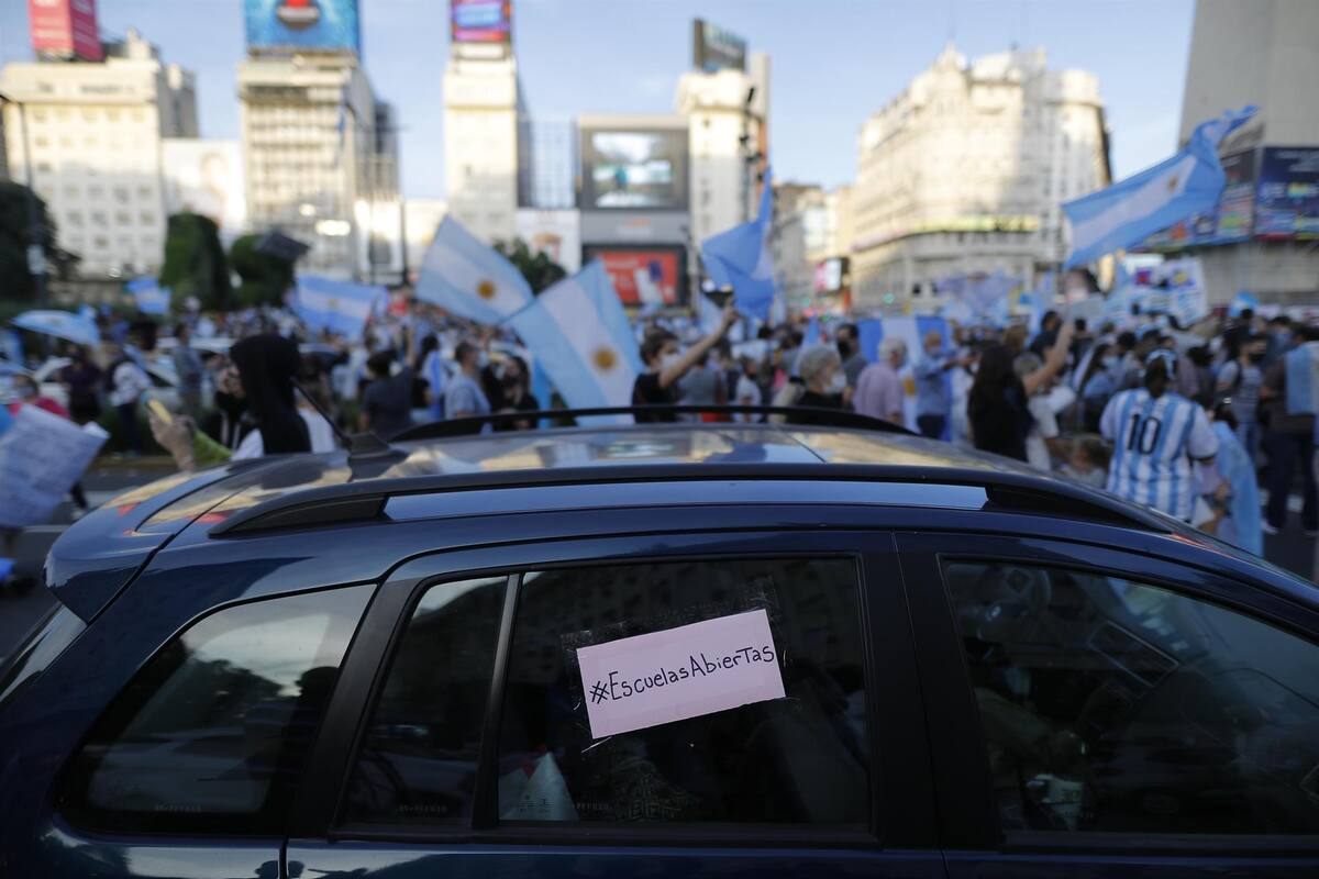Dan revés a gobierno argentino; clases seguirán siendo presenciales pese a covid-19