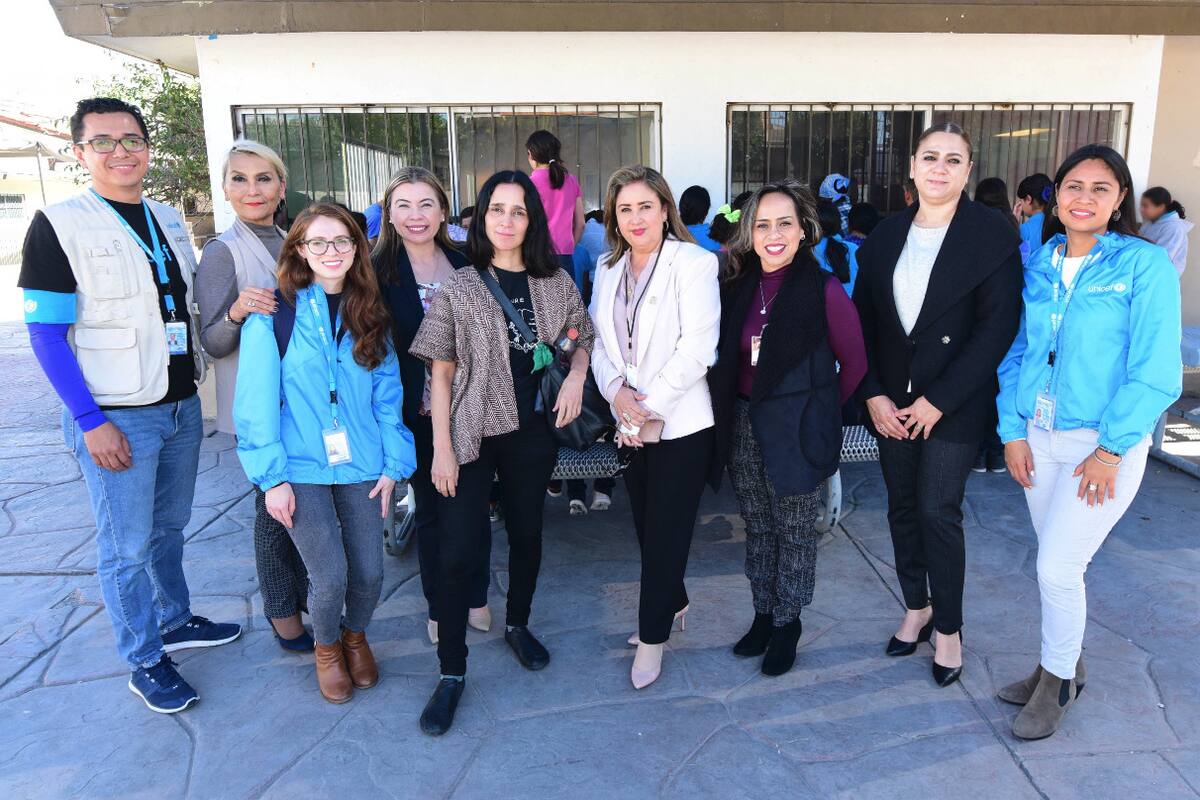 Visita Julieta Venegas albergue del DIF