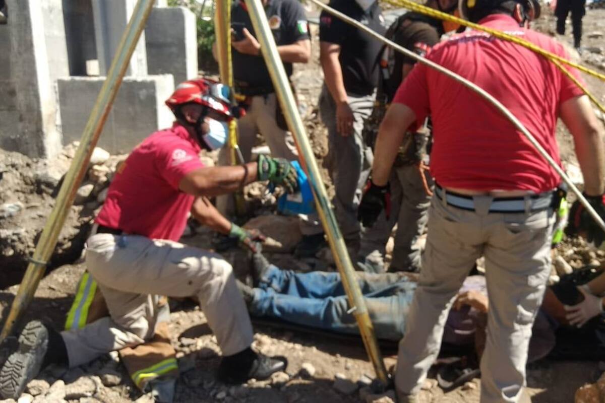 En Monterrey, adulto mayor cae en pozo de 10 metros de profundidad