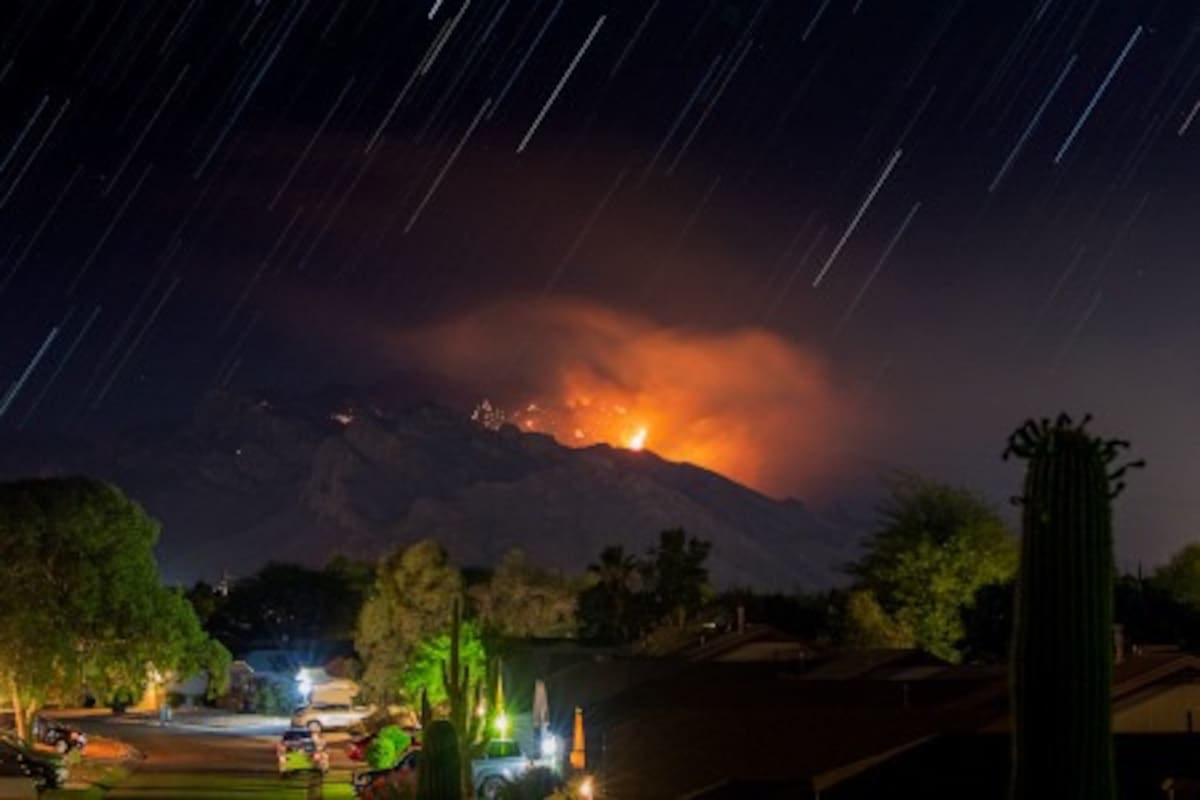Impactantes imágenes del fuerte incendio en Tucson que obligó a evacuaciones de residentes
