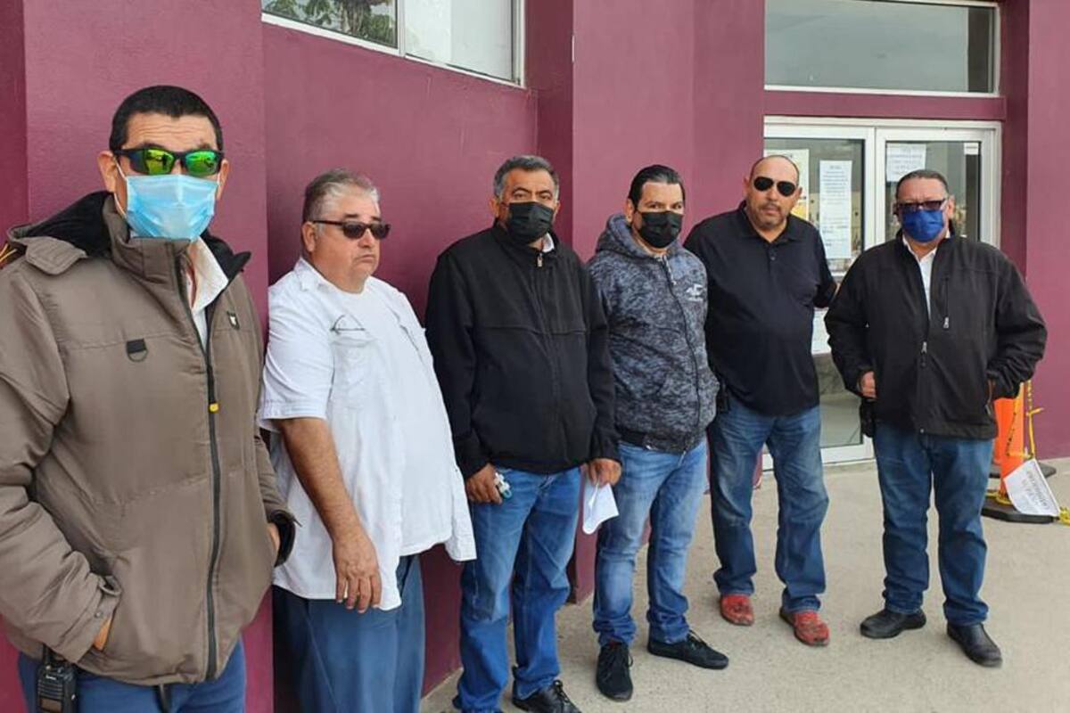 Taxistas de Rosarito exigen justicia por asaltos sufridos las últimas semanas