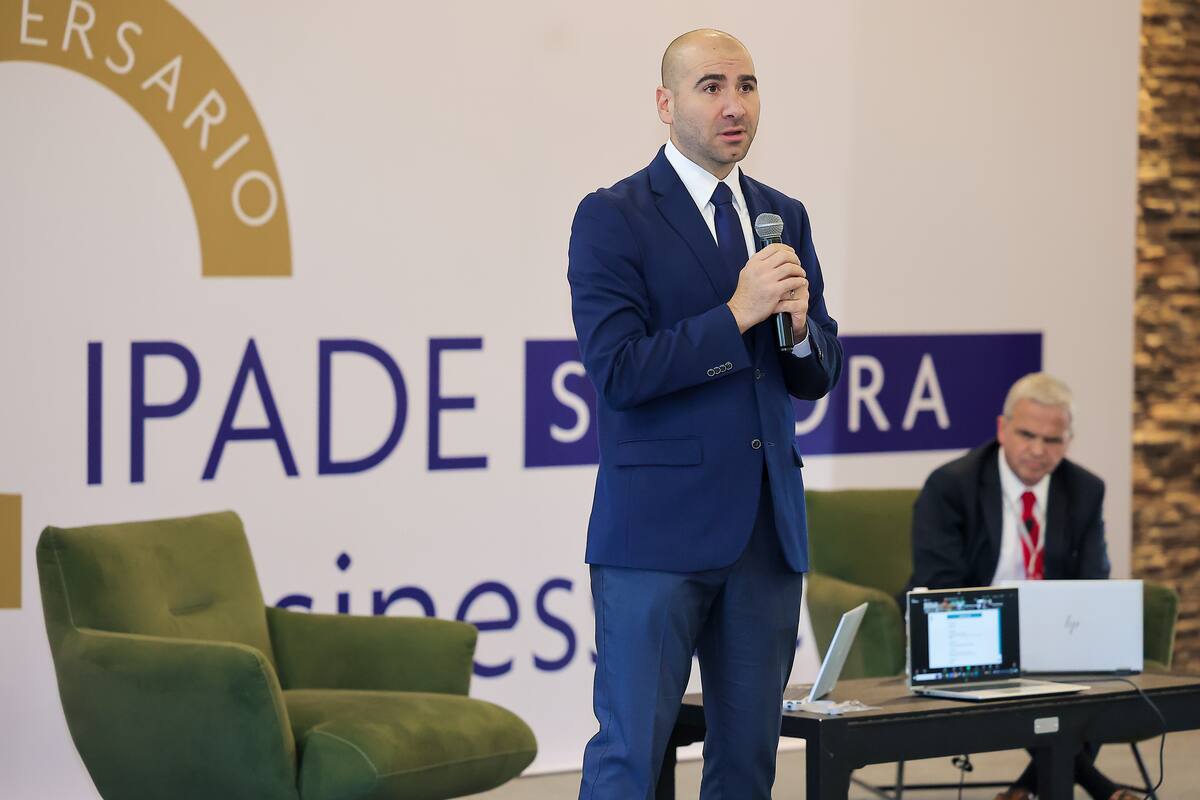 Bernardo Serna, director general del Ipade Norte, llamó a los empresarios a seguirse capacitando sobre todo en la alta dirección.