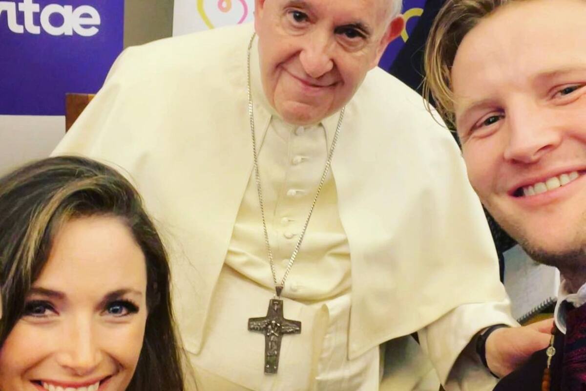 Alexander Acha habla sobre su experiencia con Papa Francisco y J Balvin en el Vaticano