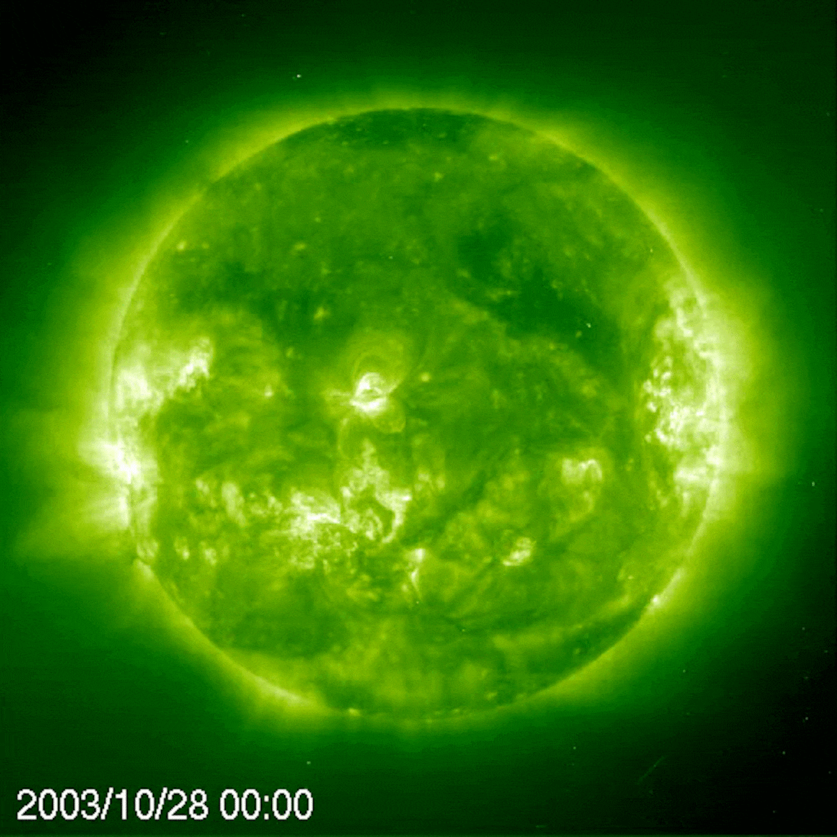 Una fuerte actividad solar pudo detectarse durante la temporada de Halloween de 2003. Foto: ESA.