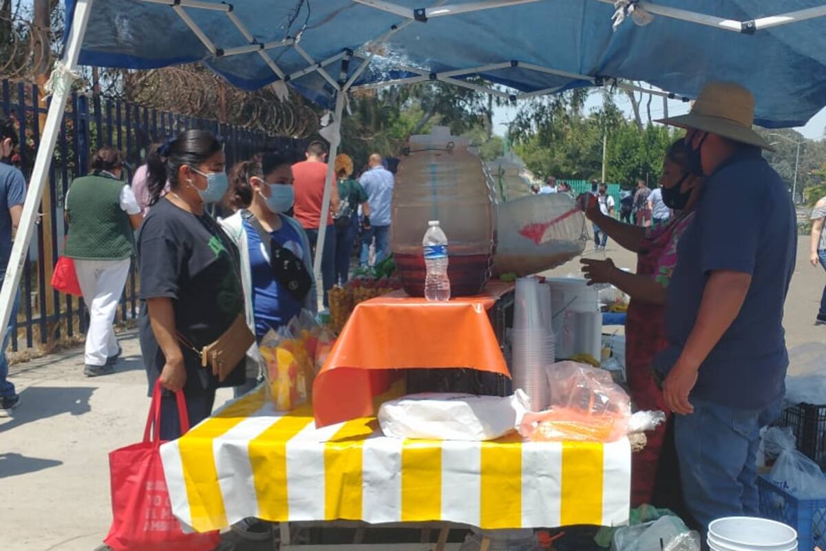 Ambulantes recuperan sus ventas en jornadas de vacunación