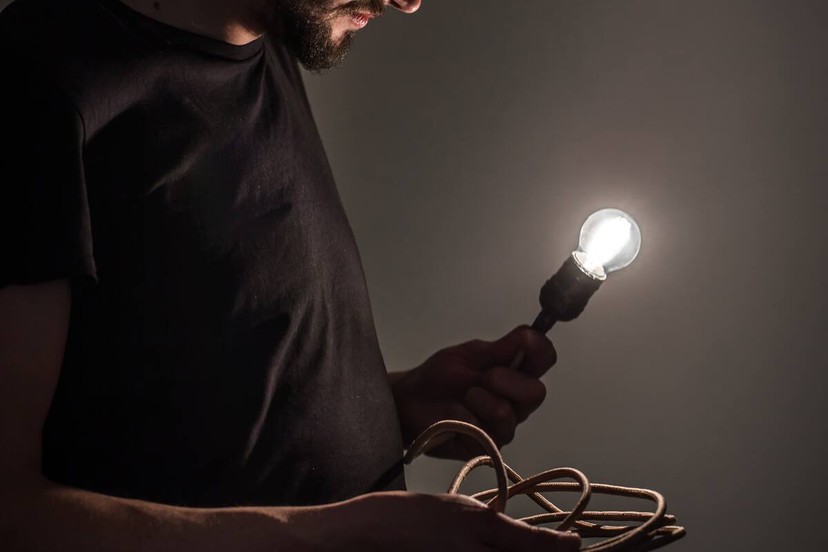 El director del área de distribución de la CFE, Roberto Castillo Quiñones, dio a conocer un nuevo descuento en el servicio de luz tras el apagón masivo