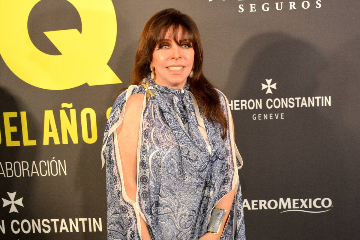 Verónica Castro se recupera de su cirugía del hombro.