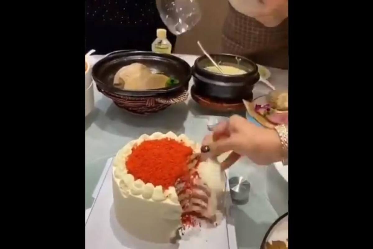 Nueva manera de cortar el pastel se viraliza en redes sociales