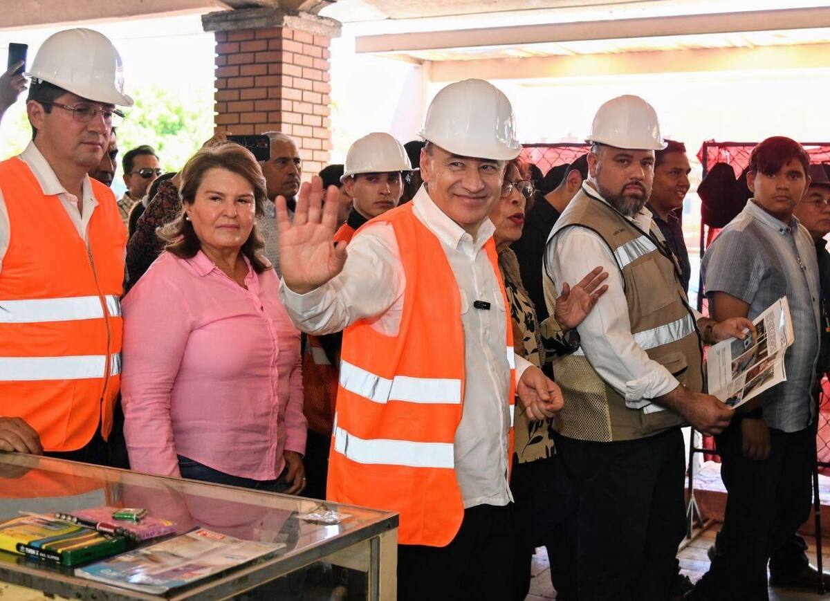 El gobernador Alfonso Durazo Montaño realizó en días pasados una visita a la obra de remodelación del Mercado Municipal de Hermosillo. FOTO: ESPECIAL