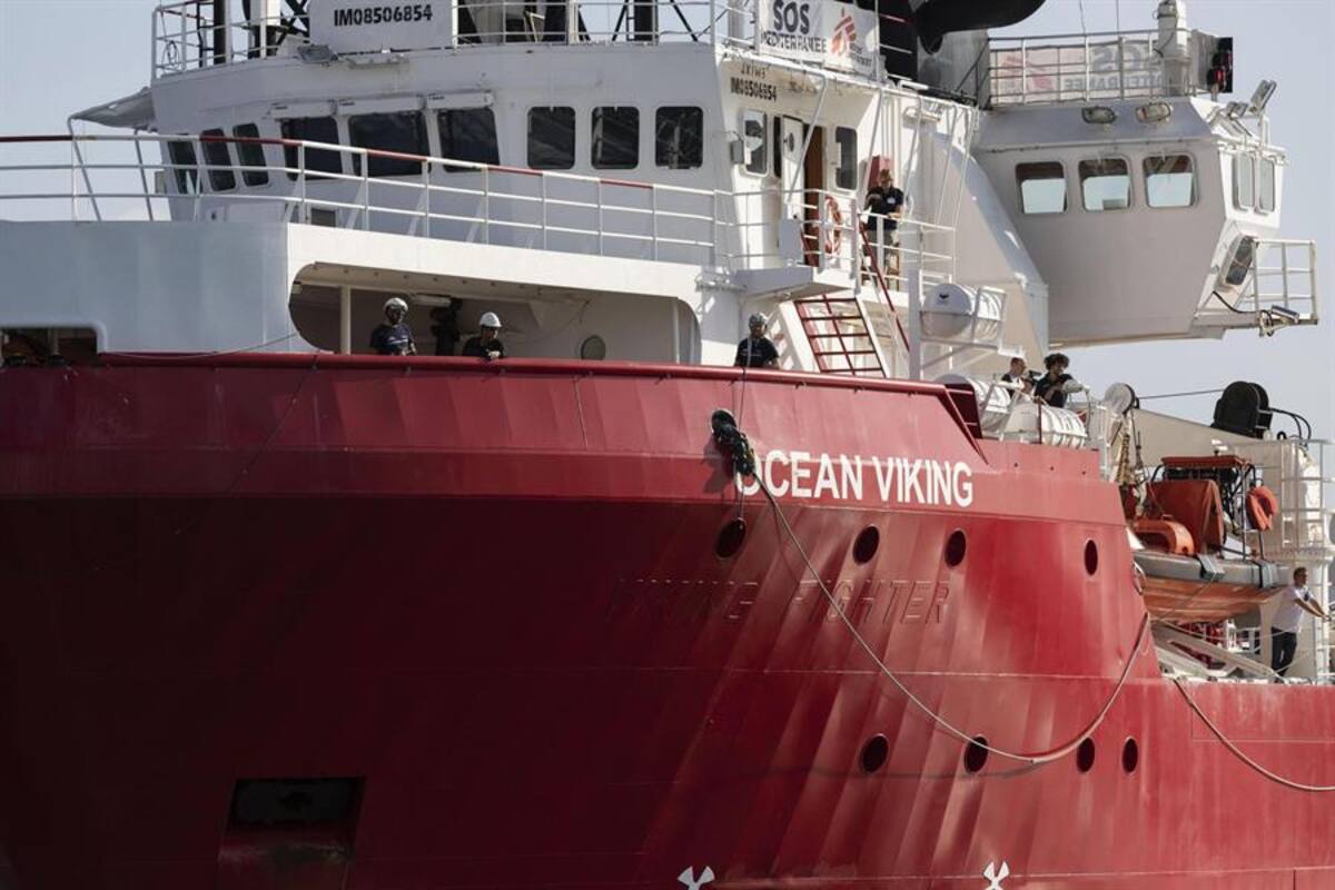 La "obsesión" de una médica italiana por recuperar los nombres de 1.000 migrantes muertos durante un naufragio en el mar Mediterráneo