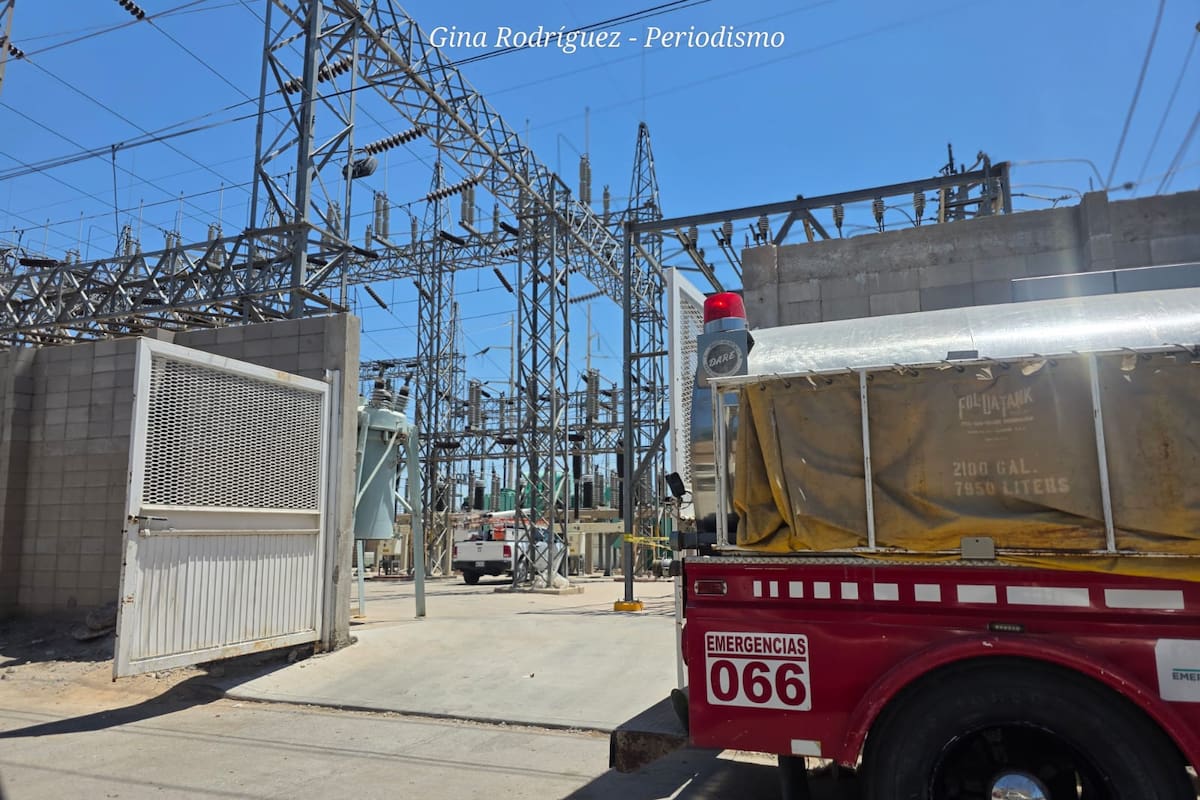Falla eléctrica provoca conato de incendio en oficinas de CFE de San Luis Río Colorado