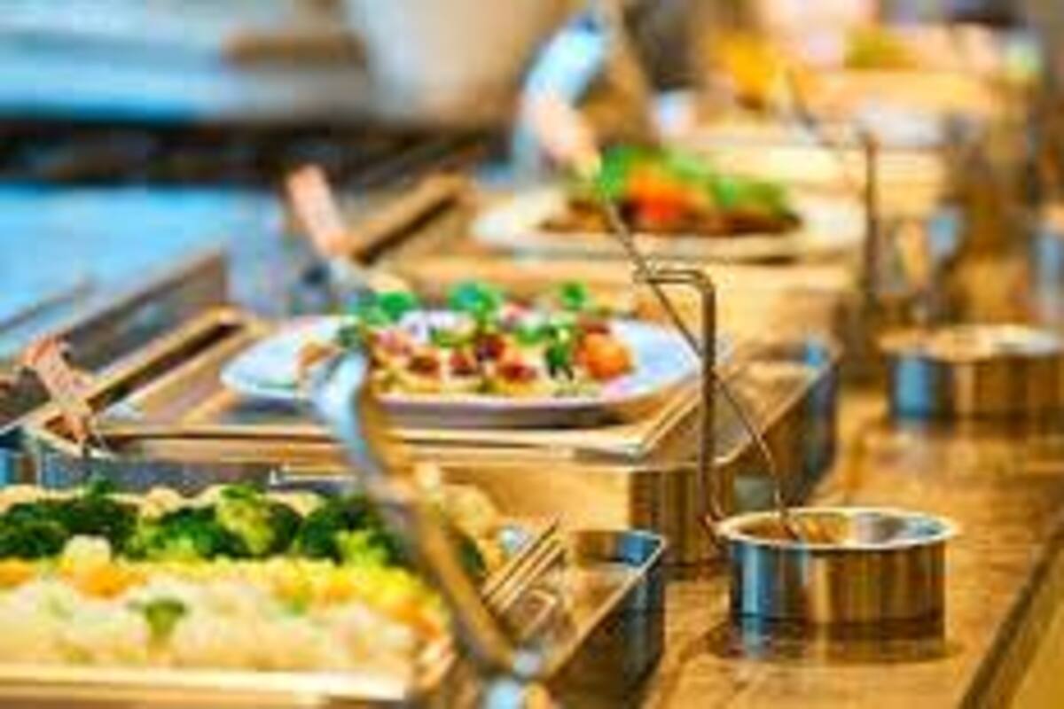 Prohíben a cliente entrada a un bufet por comer demasiado