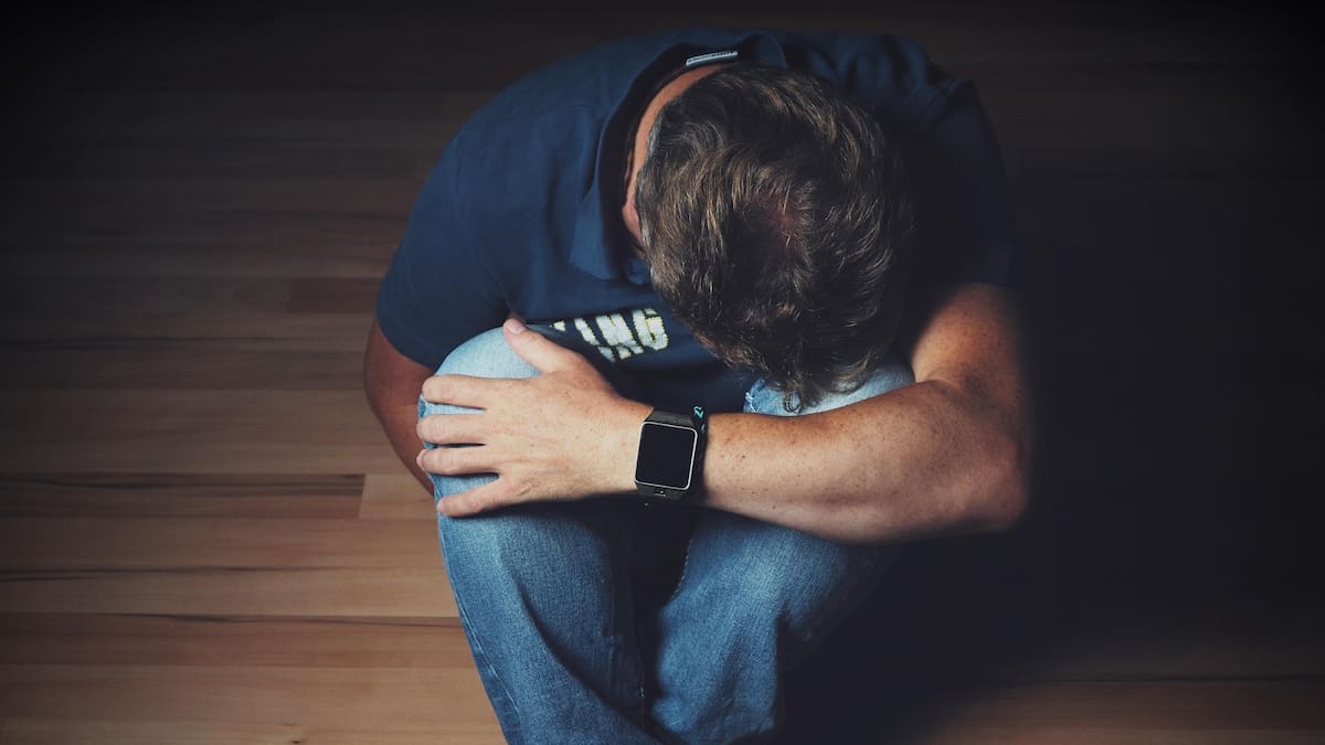 La salud mental sigue siendo un tema ausente en familias, escuelas y oficinas de México, pese a que más de 3.6 millones de personas sufren depresión y cerca del 19% reporta ansiedad severa, mientras expertos destacan la importancia de reconocer el problema, buscar ayuda y romper el estigma social