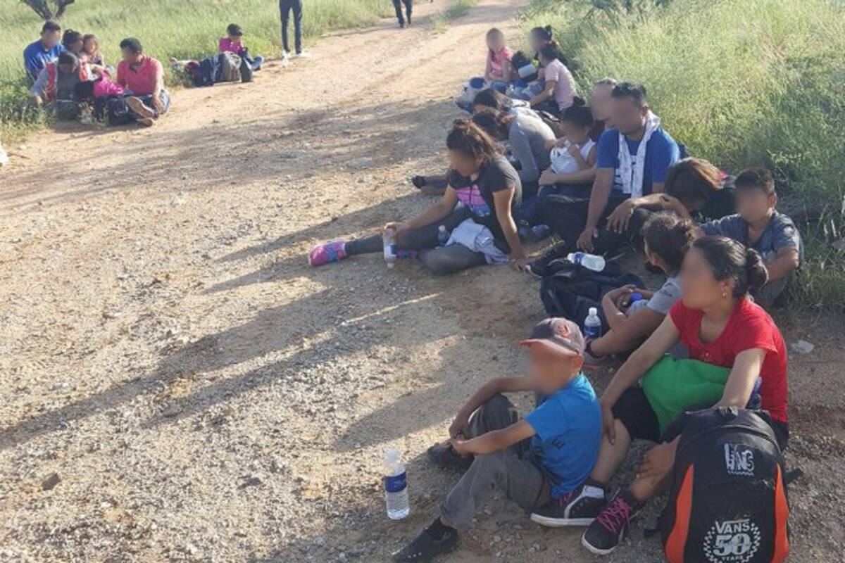 Cae grupo migrante cerca de Sásabe