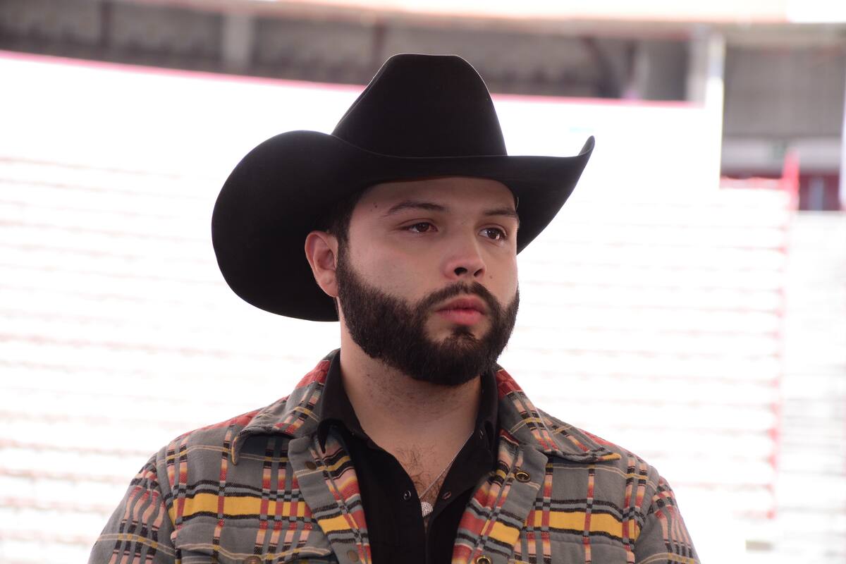 Hermano de Ángela Aguilar aclara polémica con influencer