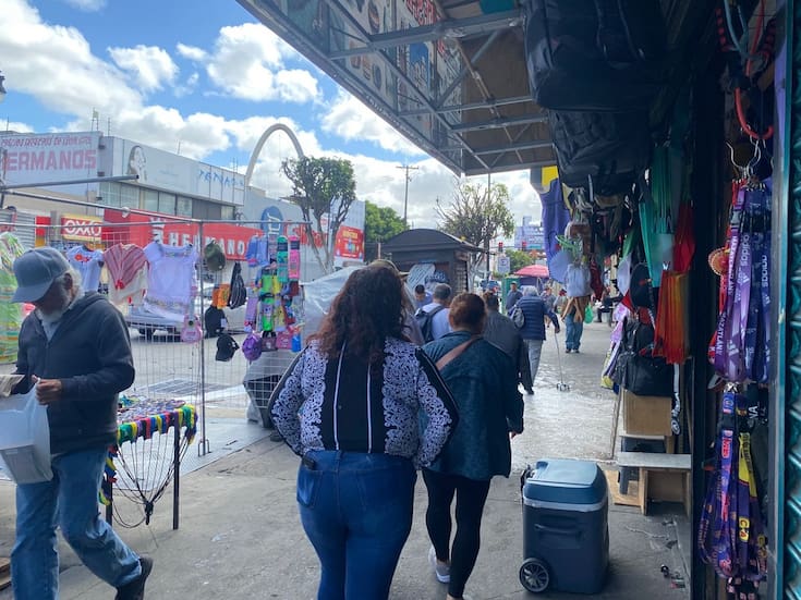 Gestionan reordenar a ambulantes